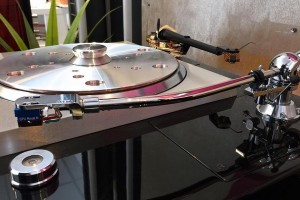 Cách sử dụng máy nghe nhạc đĩa than phù hợp và chuẩn nhất